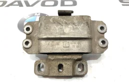 Опора МКПП Skoda Yeti 2012 1K0199555CB 5L 1.2 CBZB, левая