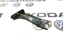 Кронштейн крыла Skoda Octavia 2015 5E0821141 A7 (5E) 2.0 CRMB, передний левый