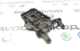 Площадка аккумулятора (АКБ) Skoda Octavia 2011 1K0915333H A5 (1Z) 1.2 CBZB