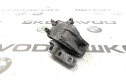 Опора двигателя Skoda Yeti 2014 1K0199262CN 5L 2.0 CFHC, правая