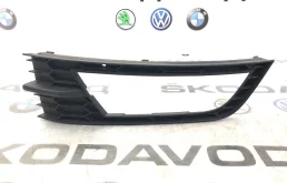 Накладка противотуманной фары ПТФ Skoda Octavia 2015 5E08076819B9 A7 (5E) 2.0 CKFC, передняя левая