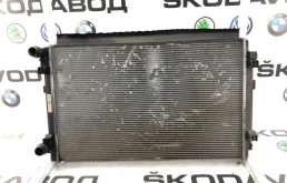 Радиатор охлаждения двигателя Skoda Octavia 2015 5Q0121251ER A7 (5E) 2.0 CKFC