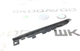 Дефлектор радиатора Audi A4 2016 8W0121292B B9, правый