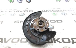 Кулак поворотный Skoda Octavia 5Q0407256Q A7 (5E) 2.0 CKFC, передний правый
