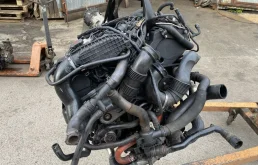 Двигатель для Jaguar XF 2010 года на фотографиях