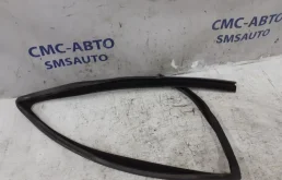 Уплотнитель стекла Volvo S60 01-09 30779293, задний правый