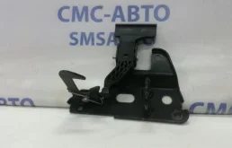 Крюк капота Audi A6 2005-2007 4F0823480A C6 2.4 BDW