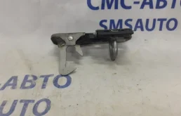Крюк капота Volkswagen Tiguan 1K0823480 2.0T