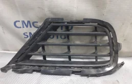 Решетка бампера Volkswagen Touareg 7P6853666B NF 3.0TD, правая