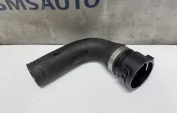 Патрубок охлаждения Volkswagen Touareg 7P0121051 NF 3.6
