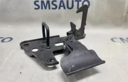 Крюк капота Audi A6 2008-2011 4F0823480B C6 2.8