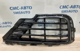 Решетка бампера Volkswagen Touareg 7P6853666G NF 3.0TD, передняя правая
