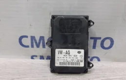 Блок управления фарой Volkswagen Touareg 2012 8U0941329 NF 3.6