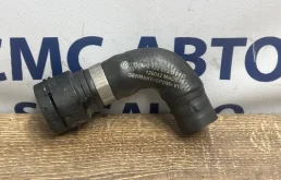 Патрубок охлаждения Volkswagen Touareg 7P0122073D NF 3.0 CGE