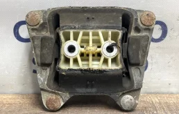 Опора АКПП Audi A6 2006 4F0399151AN C6 3.2 AUK