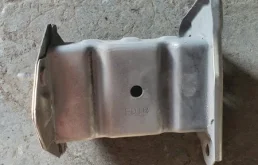 Кронштейн усилителя переднего бампера Nissan Note 2006-2008 75114ED00A E11 CR14, передний правый