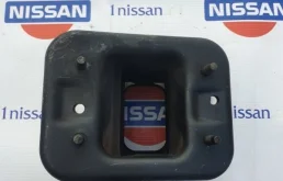 Кронштейн усилителя переднего бампера Nissan Note 2006-2008 751159U00A E11 CR14, передний левый