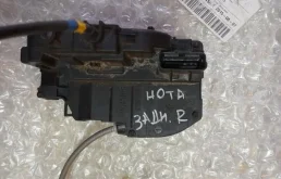 Замок двери Nissan Note 2006-2013 825009U10B E11 CR14, задний правый
