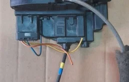 Замок двери Nissan Note 2006-2013 825009U10B E11 CR14, задний правый