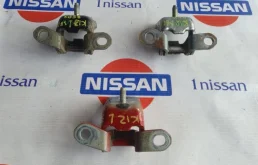 Петля двери Nissan Micra 2002-2010 824012F030 K12 CR12- CR14, задняя левая