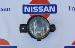 Фара противотуманная Nissan Qashqai 2006-2013 261558990A J10 MR20, передняя левая