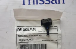 Форсунка стеклоомывателя Nissan Note 2007 289329U000 E11 CR14, передняя