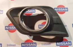 Накладка противотуманной фары Nissan X Trail 01/2014 н.в. 622574BA0B T32 MR20DD, передняя левая