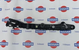 Кронштейн бампера переднего Nissan Juke 08.2012 н.в. 62223BA60A F15 HR16DE, передний левый