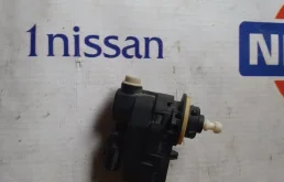Корректор фары Nissan Qashqai 2020 260564EA0A J11 MR20DD, передний