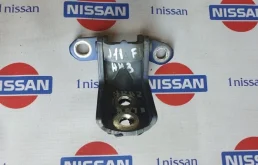 Петля двери Nissan Qashqai 2014 824214EA0A J11 HRA2, передняя левая