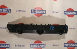 Кронштейн бампера переднего Nissan 622224CL0A, передний правый