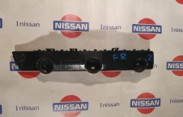 Кронштейн бампера переднего Nissan 622224CL0A, передний правый