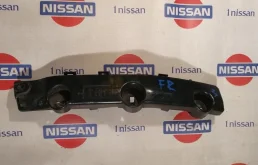 Кронштейн бампера переднего Nissan 622224CL0A, передний правый