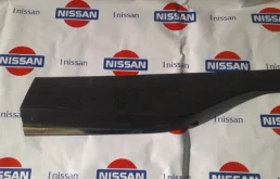 Молдинг двери Nissan 828705BF0A, задний правый