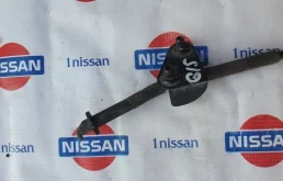 Упор капота Nissan Almera 2014 657712DU0A G15 K4M, передний