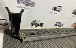 Крепление радиатора Volvo S60 S80 XC70 XC60 31368100