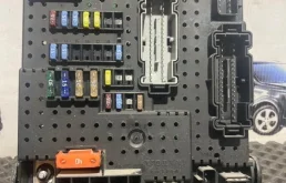 Блок предохранителей REM Volvo S60 S80 V70 XC70 XC90 30786646