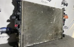 Радиатор охлаждения двигателя VOLVO S60 S80 XC70 XC60 2011 31368082