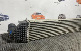 Интеркулер VOLVO V40 V40 CC S60 V60 V70 S80 2010 31305102