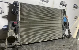 Радиатор охлаждения двигателя VOLVO S60 V60 XC60 V70 XC70 S80 2011 31368082