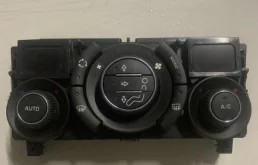 Блок управления климат-контролем PEUGEOT 308 2007-2013 96718462XT 1