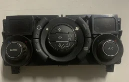 Блок управления климат-контролем PEUGEOT 308 2007-2013 96718462XT 1