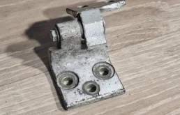 Петля двери PEUGEOT PARTNER 2002-2012 9035L0 M59