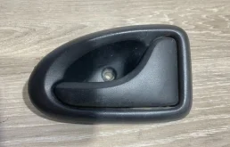 Ручка двери внутренняя RENAULT LOGAN 2006 7700830079 СЕДАН K7M 710, правая