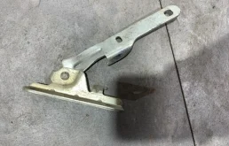 Петля капота RENAULT LOGAN 2004-2014 8200916804 1, левая