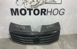 Решетка радиатора RENAULT SANDERO 2009-2014 8200925718 1