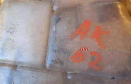 Расширительный бачок радиатора для Opel Astra 2015 года на фотографиях