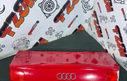 Крышка багажника Audi A4 8E5827023AA B7, задняя