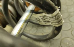 Пружина амортизатора задняя для BMW 5er 2012 года на фотографиях