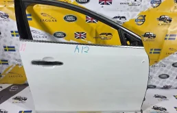 Дверь передняя правая белая Volvo V40 / V40CC V40 II (2012—2016)